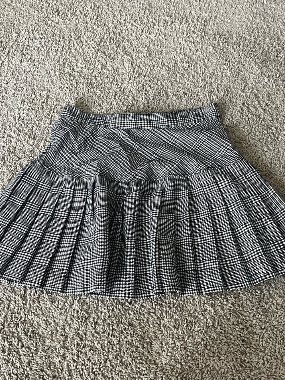 Forever 21 Black and White Plaid Pleated Mini Skirt
